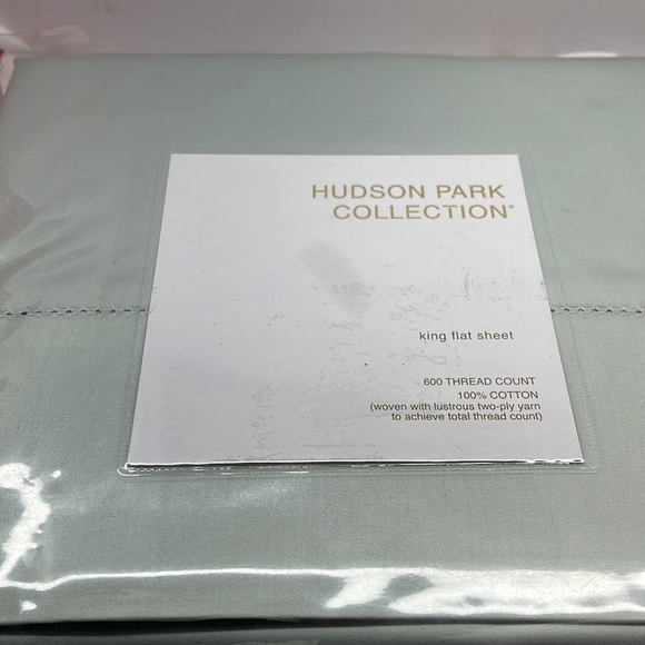 BNIB Hudson Park Collection KING size Flat Sheet light Green - Picture 7 of 7